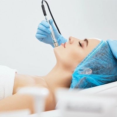 أفضل خبراء التجميل في دبي وأبو ظبي والشارقة والعين