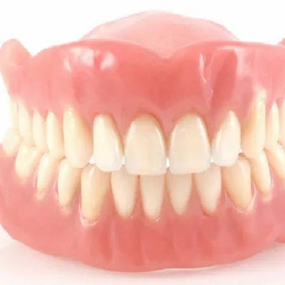 أطقم الأسنان في دبي وأبوظبي والشارقة والعين